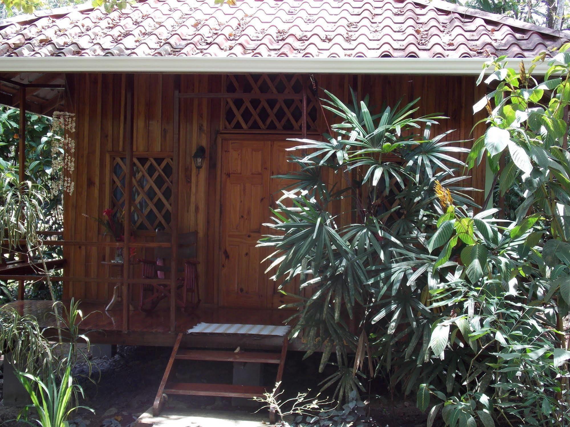 Coral Hill Bungalows Cahuita Exterior photo